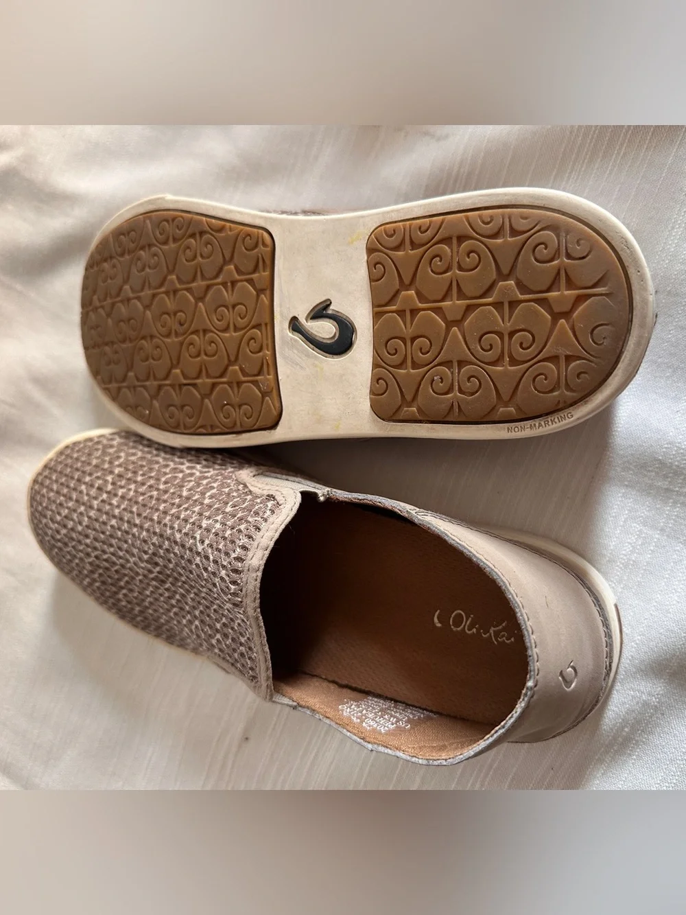 OLUKAI Pehuea Pa‘i Mesh Slip-On Sneaker Mule Silt Moʻo / Tapa Women's | 8.5